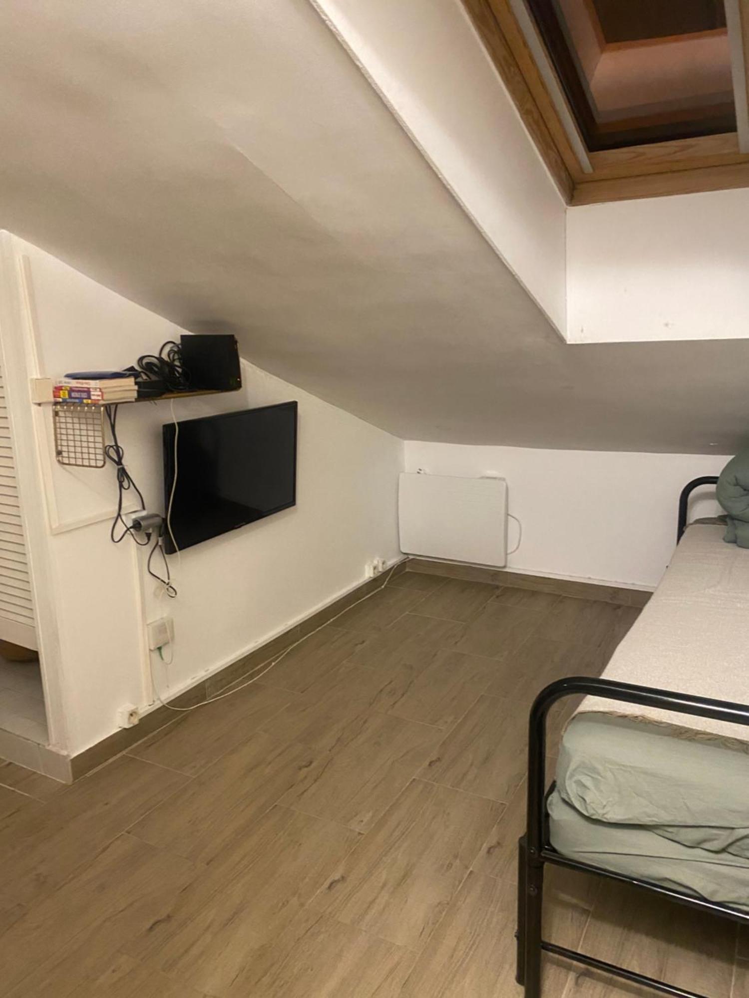 Mansarde A 1 Min De La Apartamento Niza